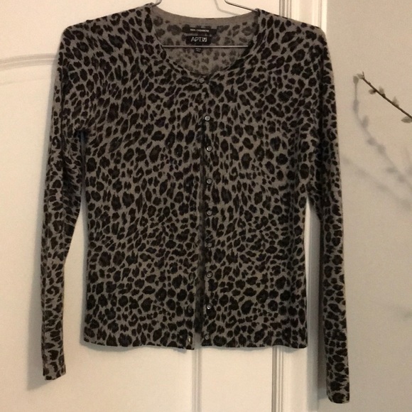 Apt. 9 Sweaters - Never worn women’s 💯 cashmere cardigan